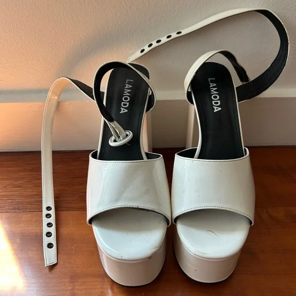 La Moda Cream Platform Heels - Picture 1 of 6